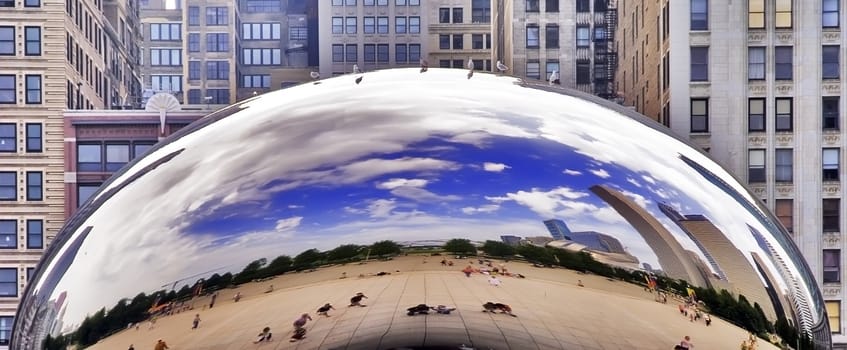 Cloud gate in Chicago at Millenium Park