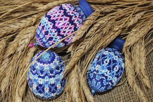 Easter eggs from beads and dry ear