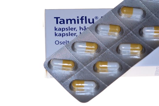 Tamiflu 75mg from Roche.
Selectiv focus.
