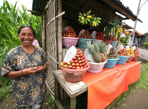 Saleswoman of fruit. Bali. Inonesia