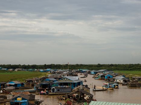 everyday life of vietnam peopla at cambodia lake