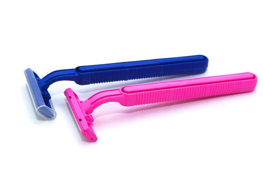 photo of the two razors on white background