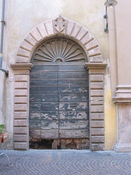 Lucca is a historycal town in Tuscany surrounded by city walls