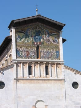 Lucca is a historycal town in Tuscany surrounded by city walls