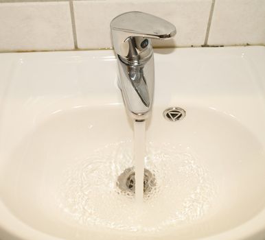 sink with springwater