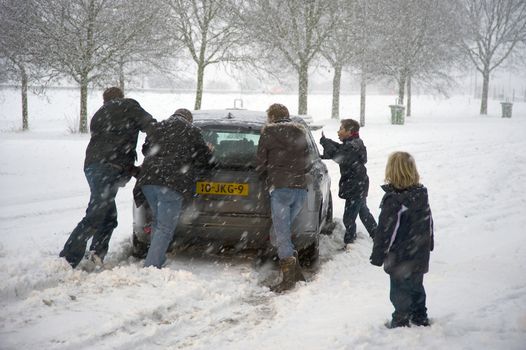 A car can't drive through the snow