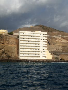 Cliff side holiday apartments in Gran Canaria. 