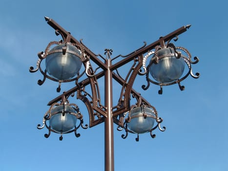  The interesting kind on the fixture which symbolizes four sides of the world
