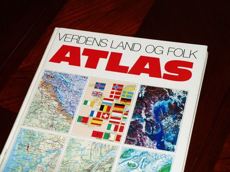 atlas world map book