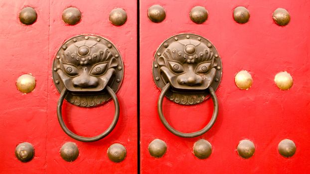 China's old-fashioned wooden doors