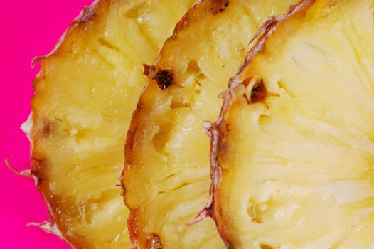 Brite tatsty pineapple slices