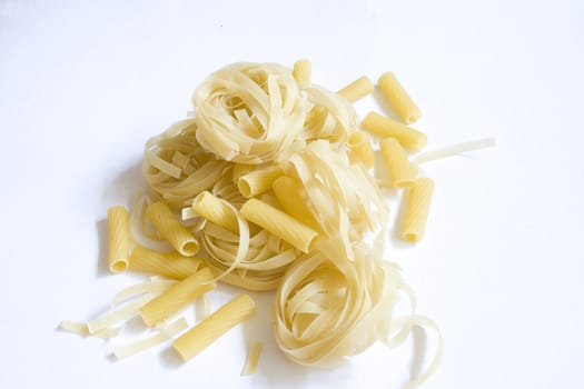 different types yellow macaroni 