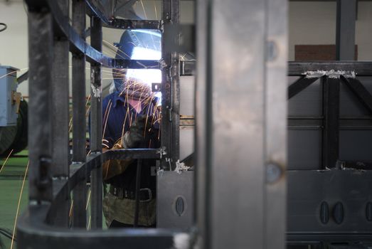 welding operator with belt