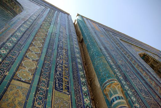Mausoleum facade in Samarkand (horizontal)
