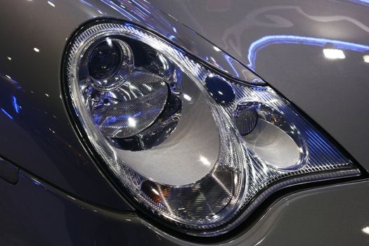 latest headlamp of expensive luxury car 2008