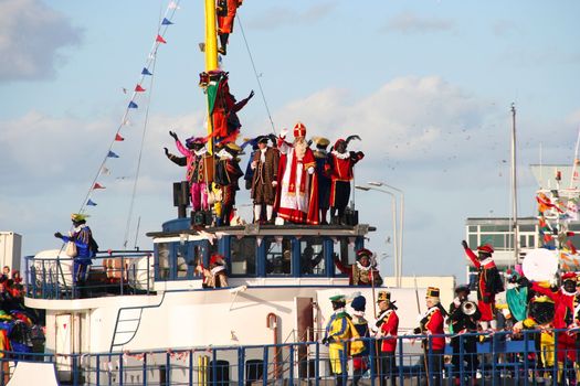 Santa Claus arrives in Holland by boat