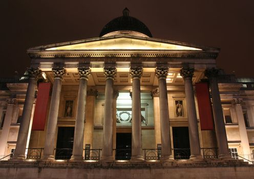 National Gallery in London at night