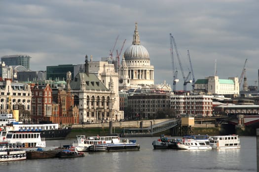 St. Pauls cathedral seen from across the Thames