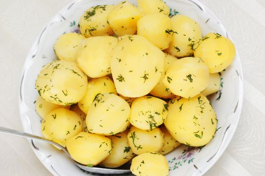 Prepared potatoes with dill