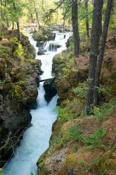 The Rogue River in the southwestern part of the U.S. state of Oregon flows from the Cascade Range to the Pacific Ocean.