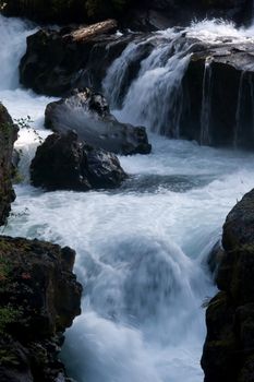 The Rogue River in the southwestern part of the U.S. state of Oregon flows from the Cascade Range to the Pacific Ocean.