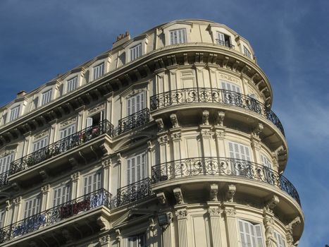image of an ancient building in Marseille