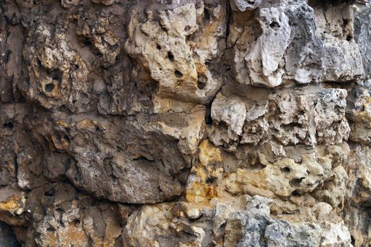 Stone wall made with irregular stone 