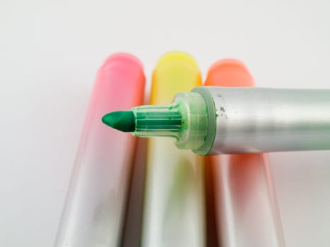 Green Felt Tip Bright Color Office Marker Highlighter Pens Thick Stem Handles in Pink Green Orange and Yellow