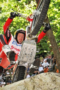 Dougie Lampkin - 12 times trial world champion - in actrion