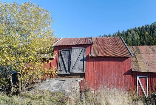 An old barn in rural Norway
