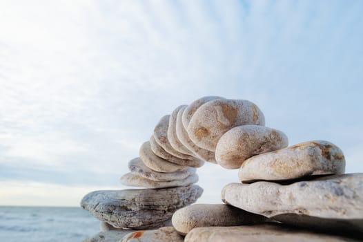 Combination of the pebbles in the stone arc
