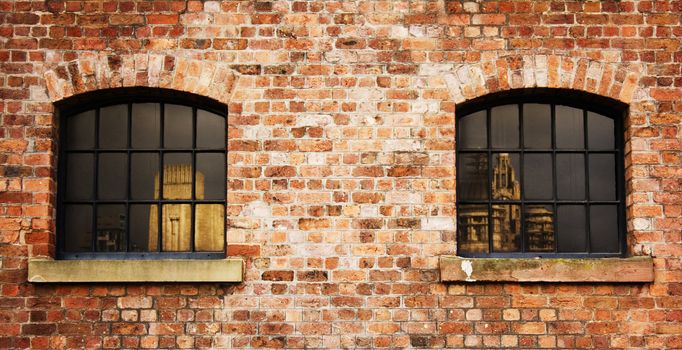 windows in building built in 1846
