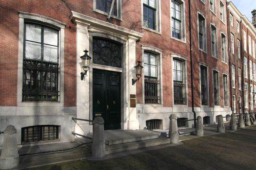 Frontdoor of stately Georgian house in wealthy neighbourhood