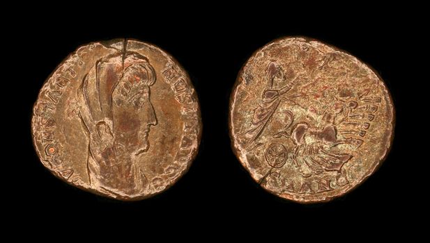 Copper follis depicting portrait of Constantinus I and Quadriga stretching right after the Manus Dei, 337-347 AD, Antioch mint, chocolate brown patina