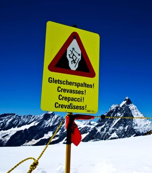 A sing warning for glaciers in the european alps