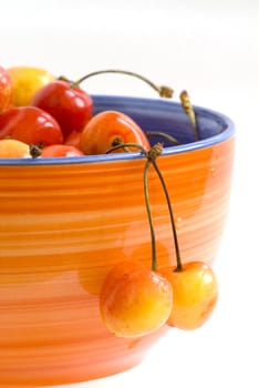 Close-up of fresh cherry in bowl

