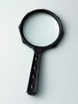 close of the magnifying glass 