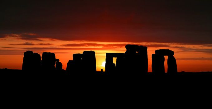 stonehenge with the sun rising
