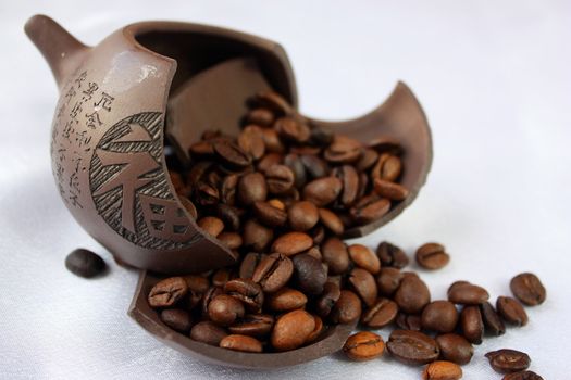 fresh coffee beans, roasted corn, fresh and fragrant coffee beans, this coffee