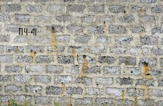 Wall from the slag-concrete block