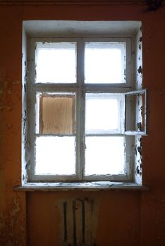 The closed old decayed window