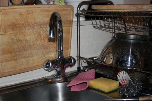 Kitchen Sink and chopping board