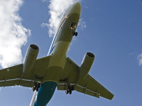 Tupolev Tu-204 landing approach