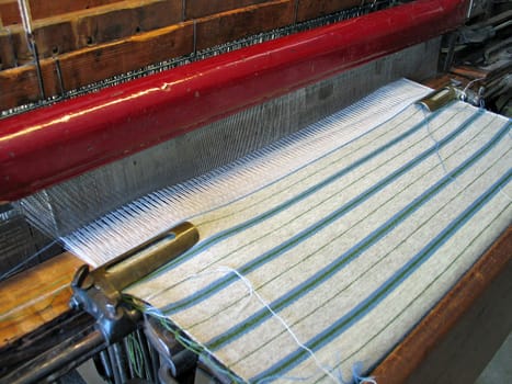 Weaving with a traditional old style handloom