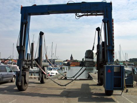 Boat lift crane - ready for action