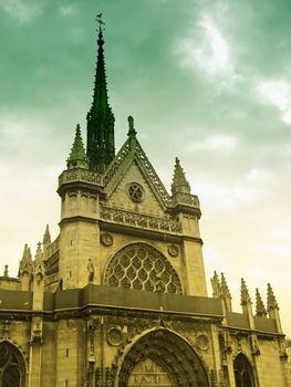 an image of the Saint-Laurent church in Paris