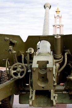 memorial main gun and pink orthodox church
