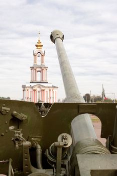 memorial main gun and pink orthodox church
