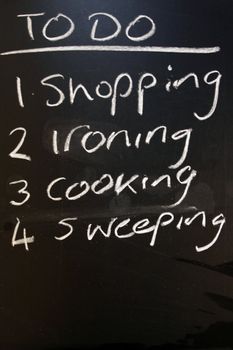 housewife's daily list of things to do