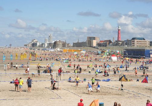 SCHEVENINGEN, HOLLAND - AUGUST 30, 2008: Players at the Dutch championship beach volleybal in Scheveningen on August 30, 2008